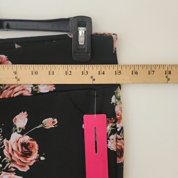 Shosho Floral Leggings Hot Pants Pockets Stretch Womens Large NEW NWT - Picture 10 of 11